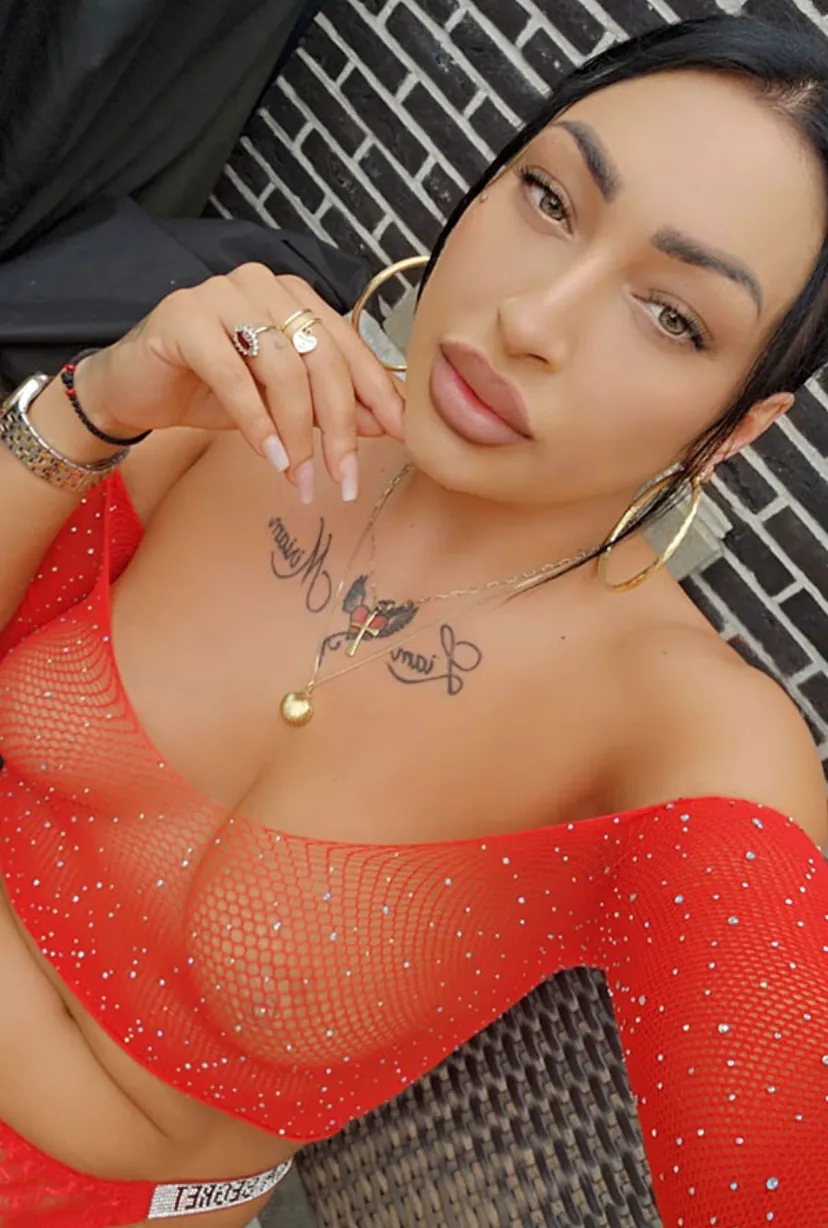 Escorts Gaillimh, Ireland Saira