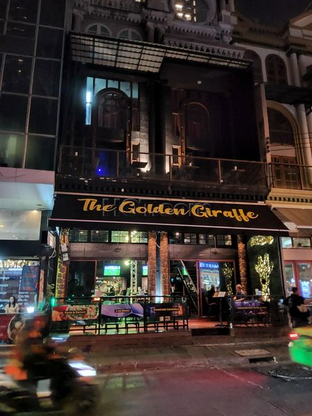 Freelance Bar Bangkok, Thailand The Golden Giraffe