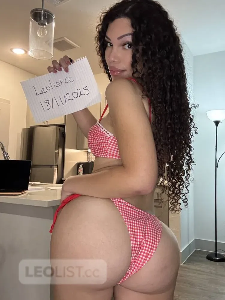 Escorts Mississauga, Ontario Caressa