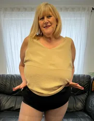 Escorts Columbus, Ohio A truly filthy MILF ready to fulfil your every fantasy. Mature, sexy and very horny 59 year old who