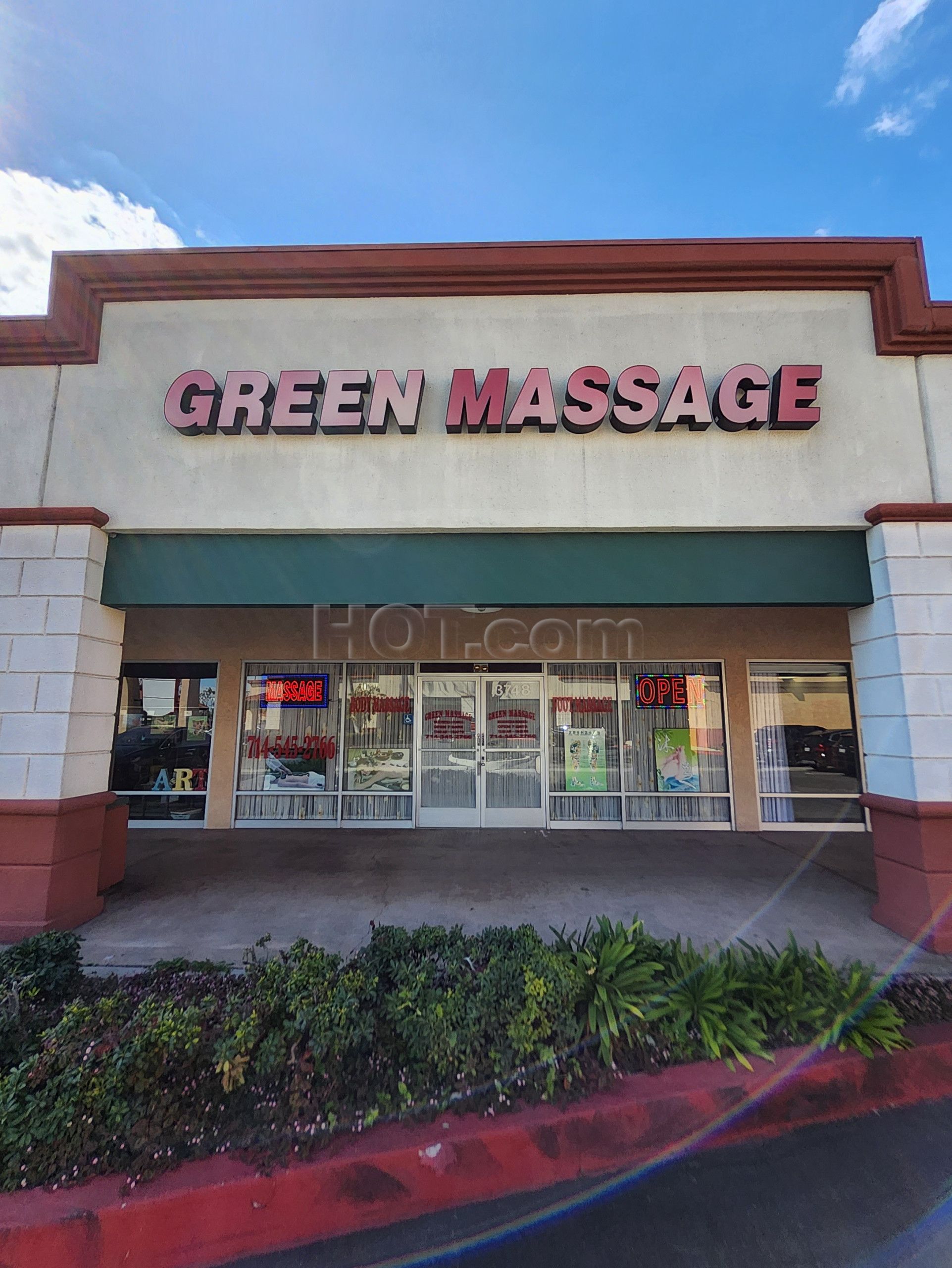 Santa Ana, California Green Massage