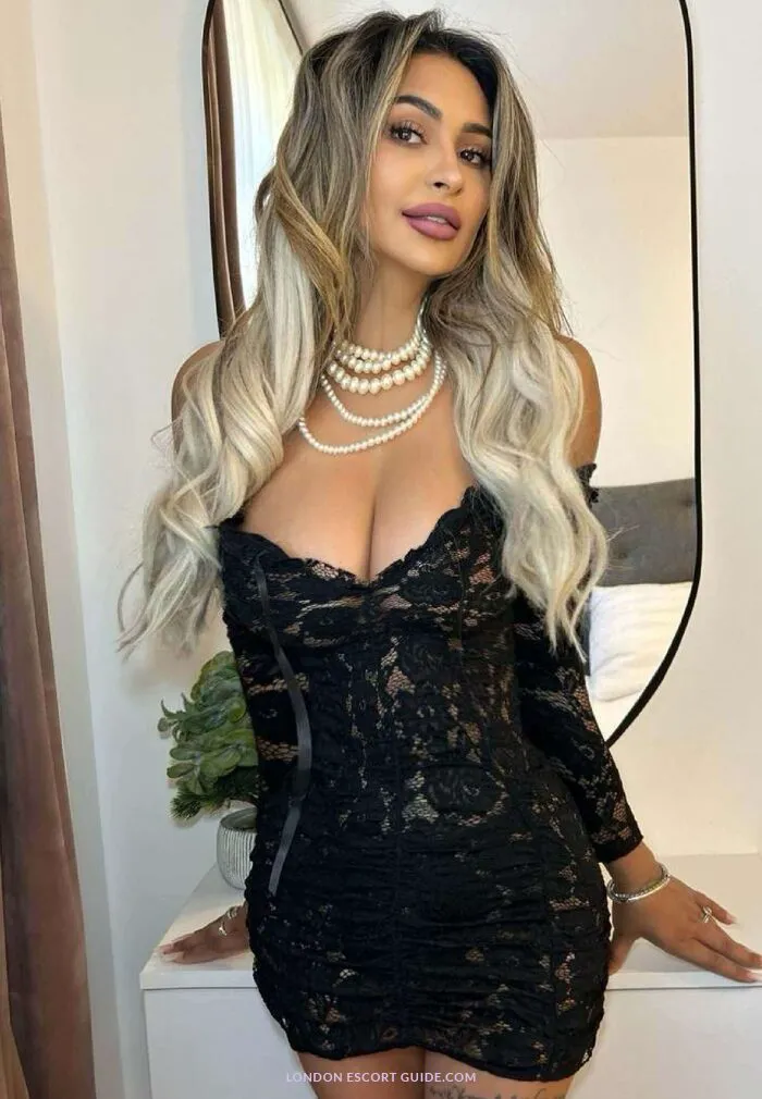 Escorts London, England Valentina