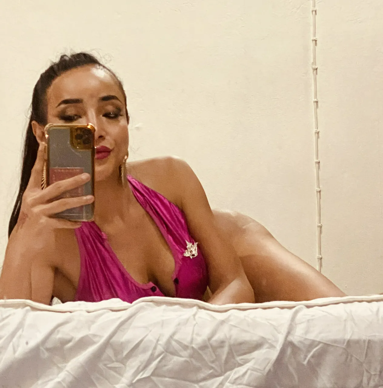 Escorts Tampa, Florida KylieThai airport