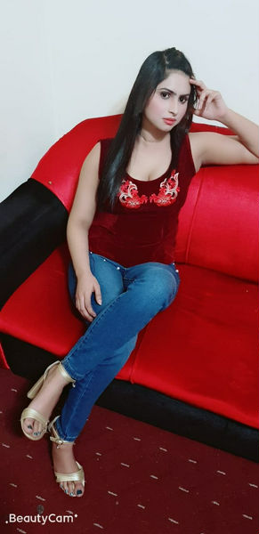 Escorts Abu Dhabi, United Arab Emirates Natasha Indian Girl