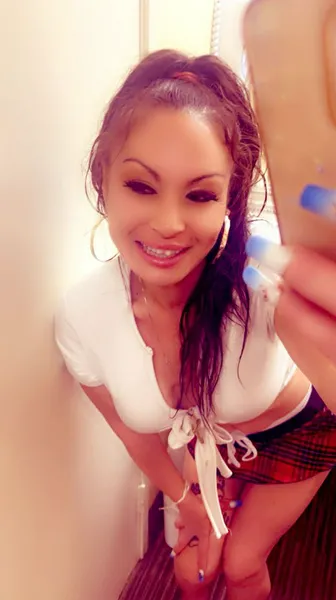 Escort girls in Costa Mesa