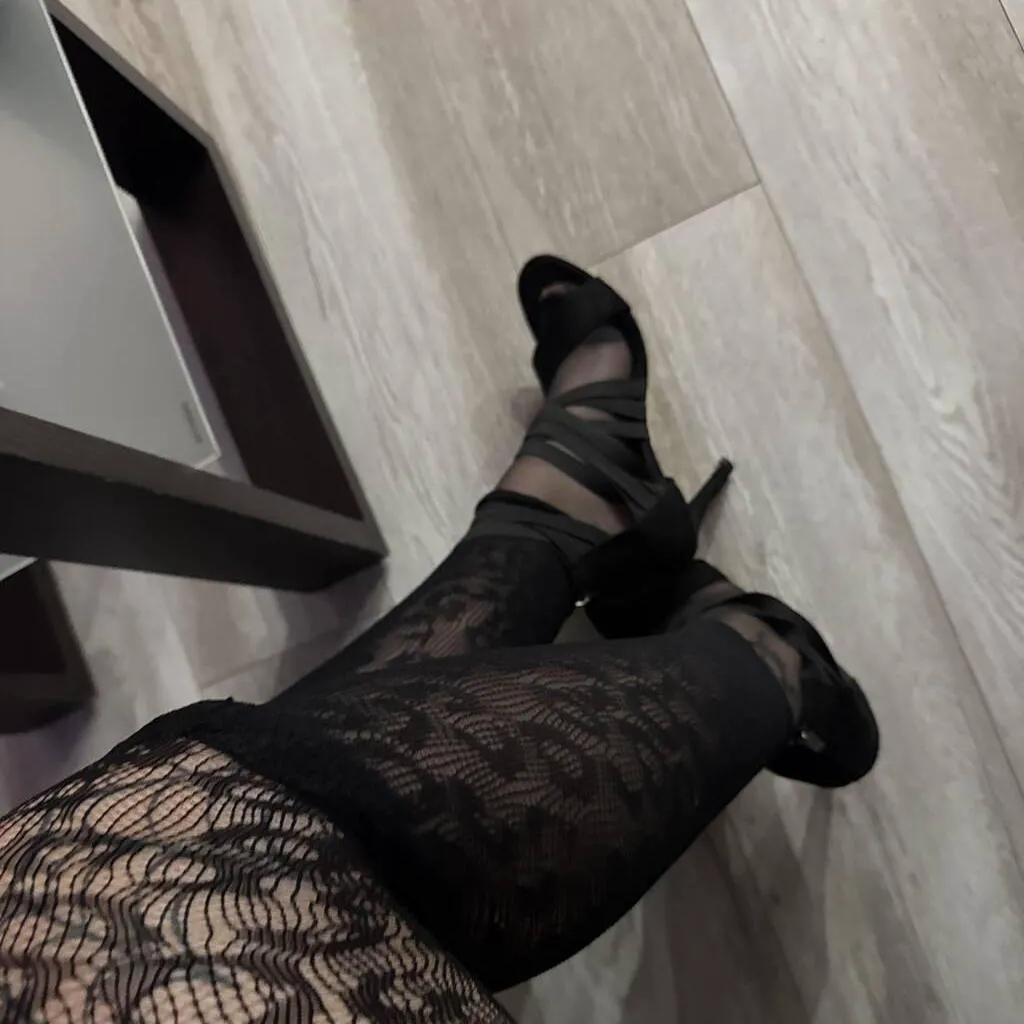 Escorts Kitchener, Ontario Bunny | BIG TITTY GOTH GF