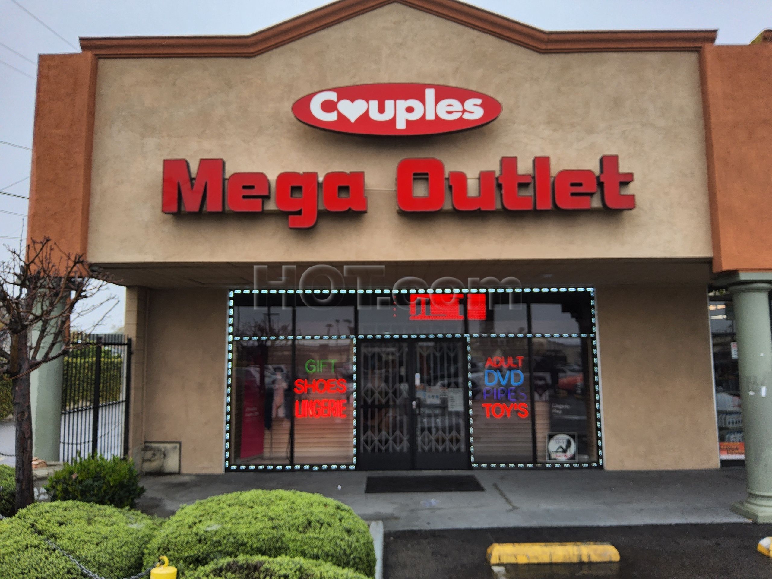 Anaheim, California Couples Mega Outlet