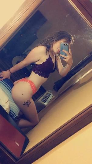 Escorts Buffalo, New York young tight pussy available now