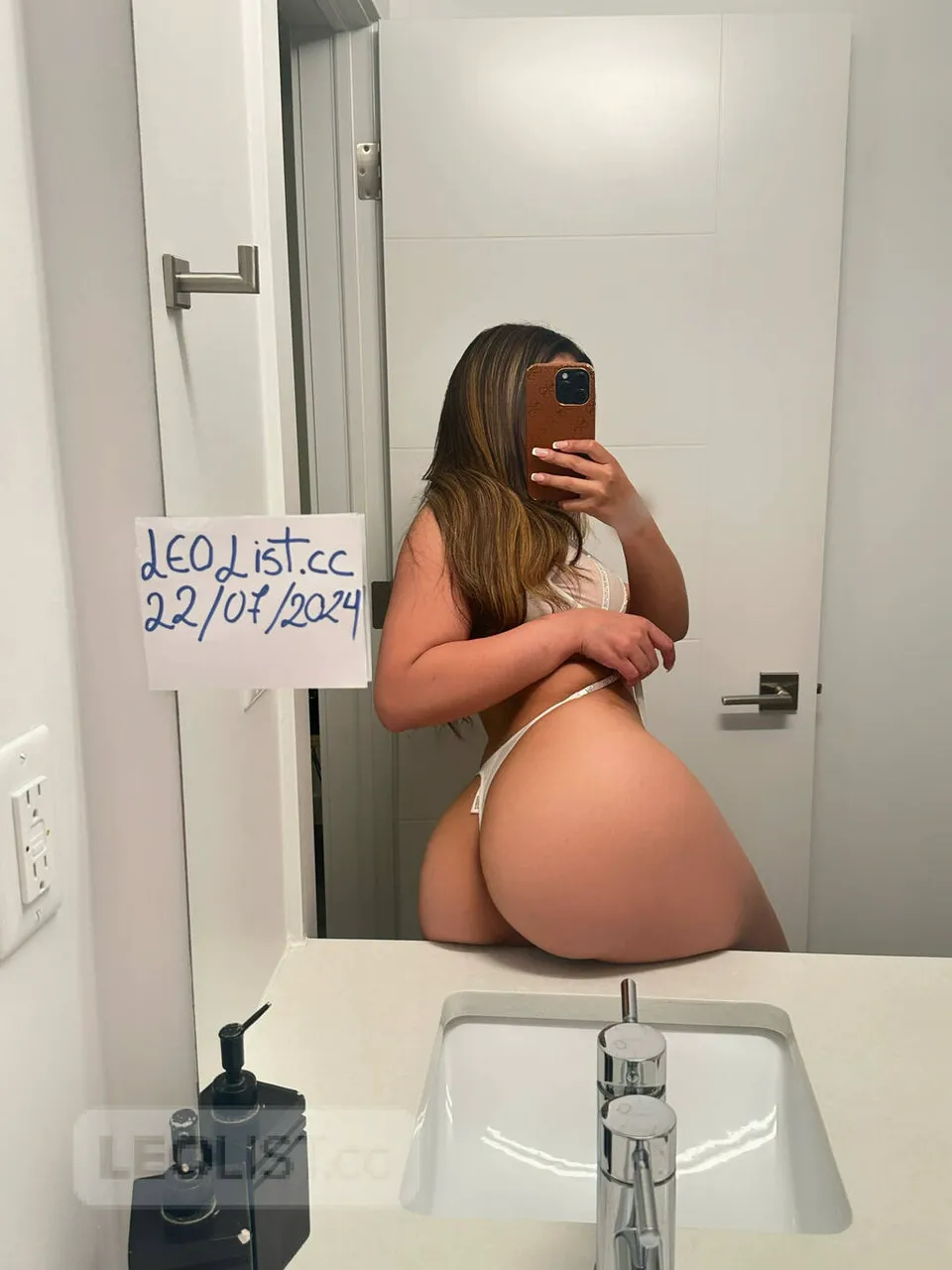 Escorts Edmonton, Alberta PETITE & PARTY ʟᴇᴛ’ꜱ ᴍᴇᴇᴛ tight & wet babeINCALL & OUT