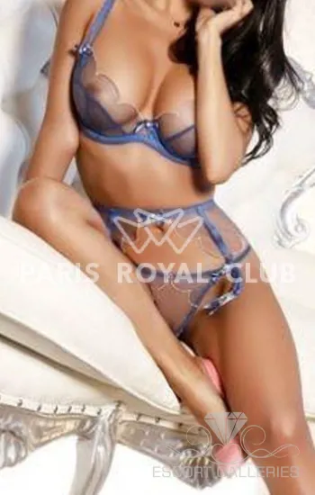 Escorts Paris, France Dana