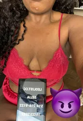 Escorts Niagara Falls, Ontario Selia