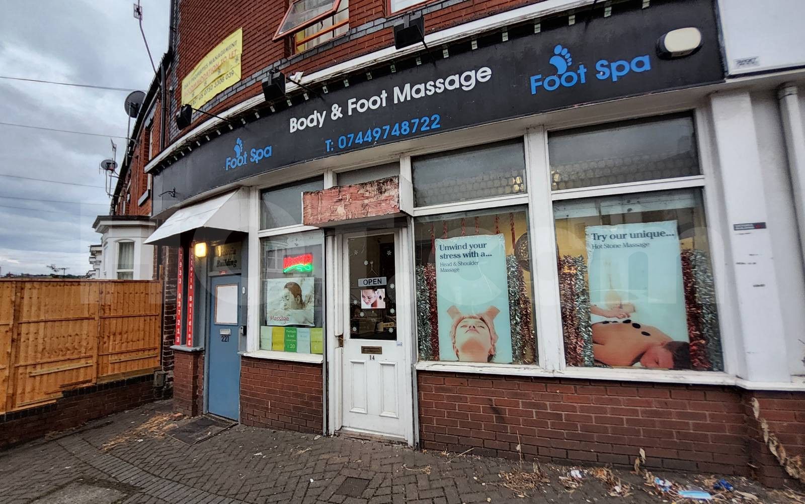 Sheffield, England Body and Foot Spa