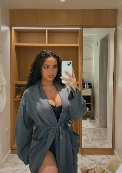 Escorts Niagara Falls, Ontario Sarah