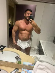 Escorts Durham, England StraightStevo