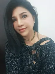 Escorts Muscat, Oman Sara & massage