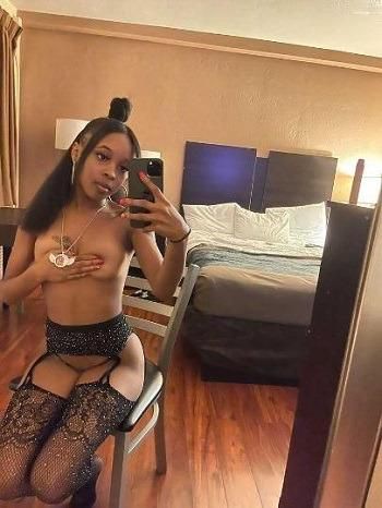 Escorts Albany, New York Sweet Sexxy Beautyfull Ebony girl You Can enjoy Secret fuck Outcall Incall Car Date Available 💯 I sell my hot Video’s and picture @cheap price