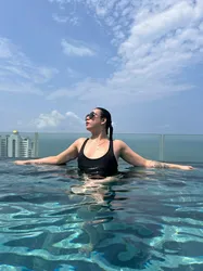 Escorts Dubai, United Arab Emirates Venna Verse