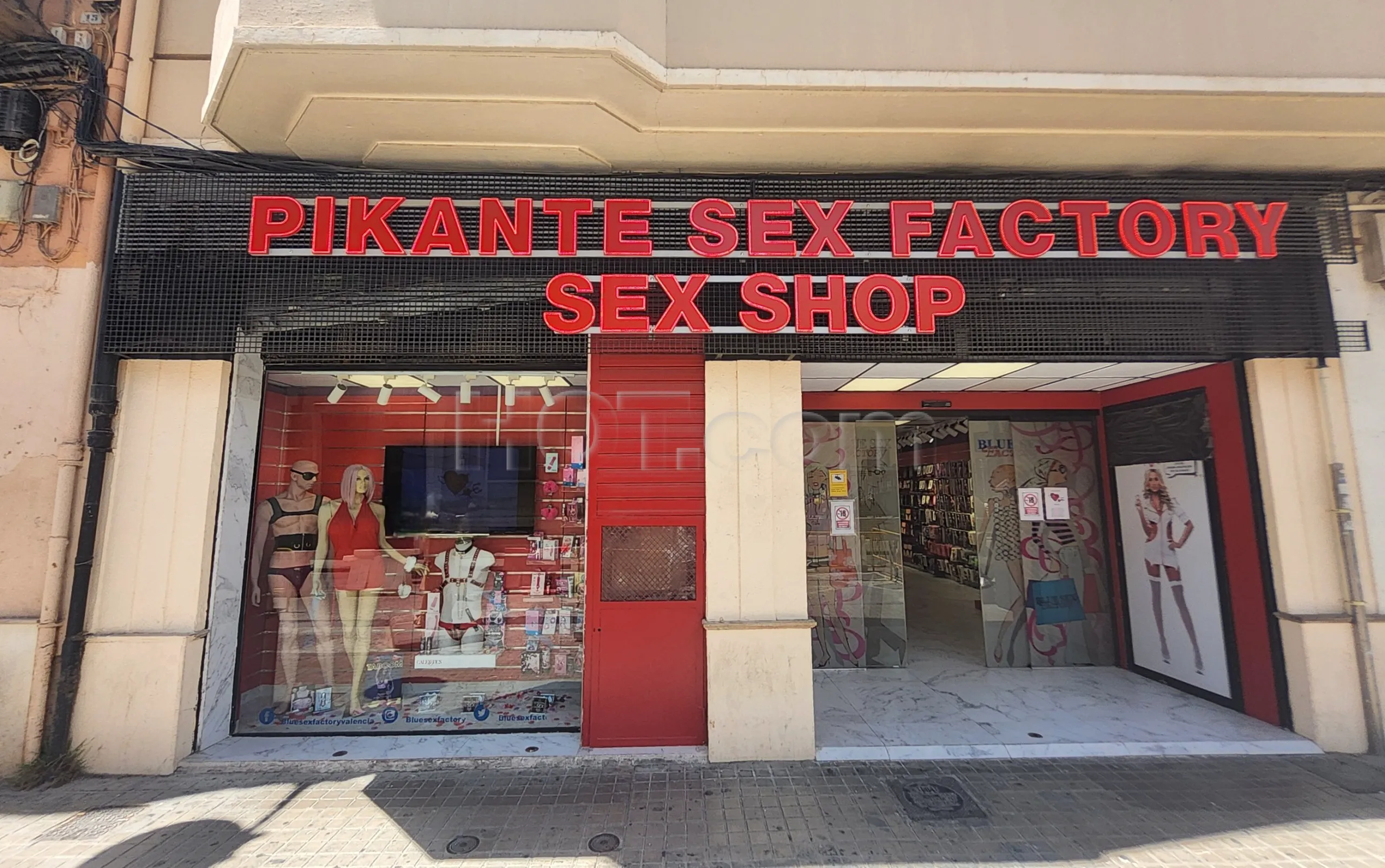 Valencia, Spain Pikante Sex Factory