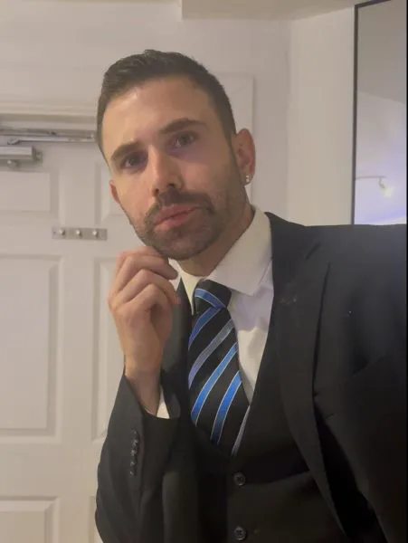 Escorts Highbury, England Intodadfraz