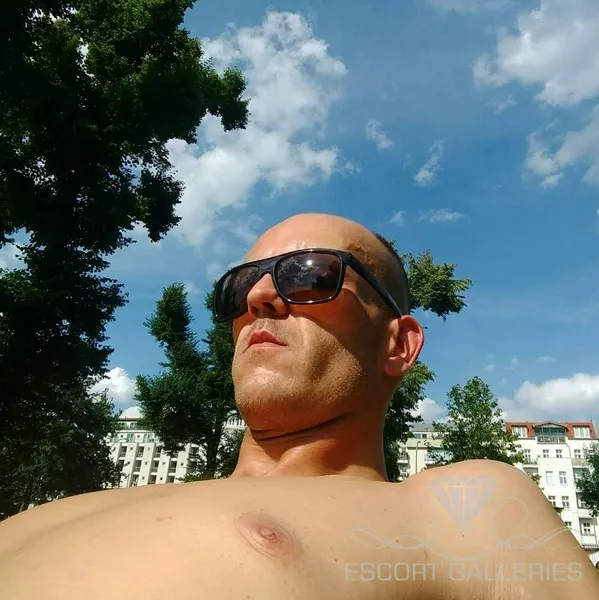 Escorts Berlin, Germany null