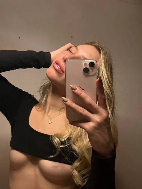 Escorts Manhattan, New York Alyna