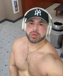 Escorts Providence, Rhode Island SIMON_KG