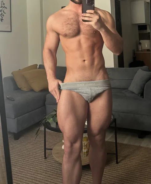 Escorts Mykonos, Greece Athlete_BigLegs