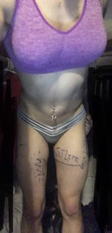 Escorts Salina, Kansas Sexy submissive Crossdressing bottom, in search of a Gangbang!!