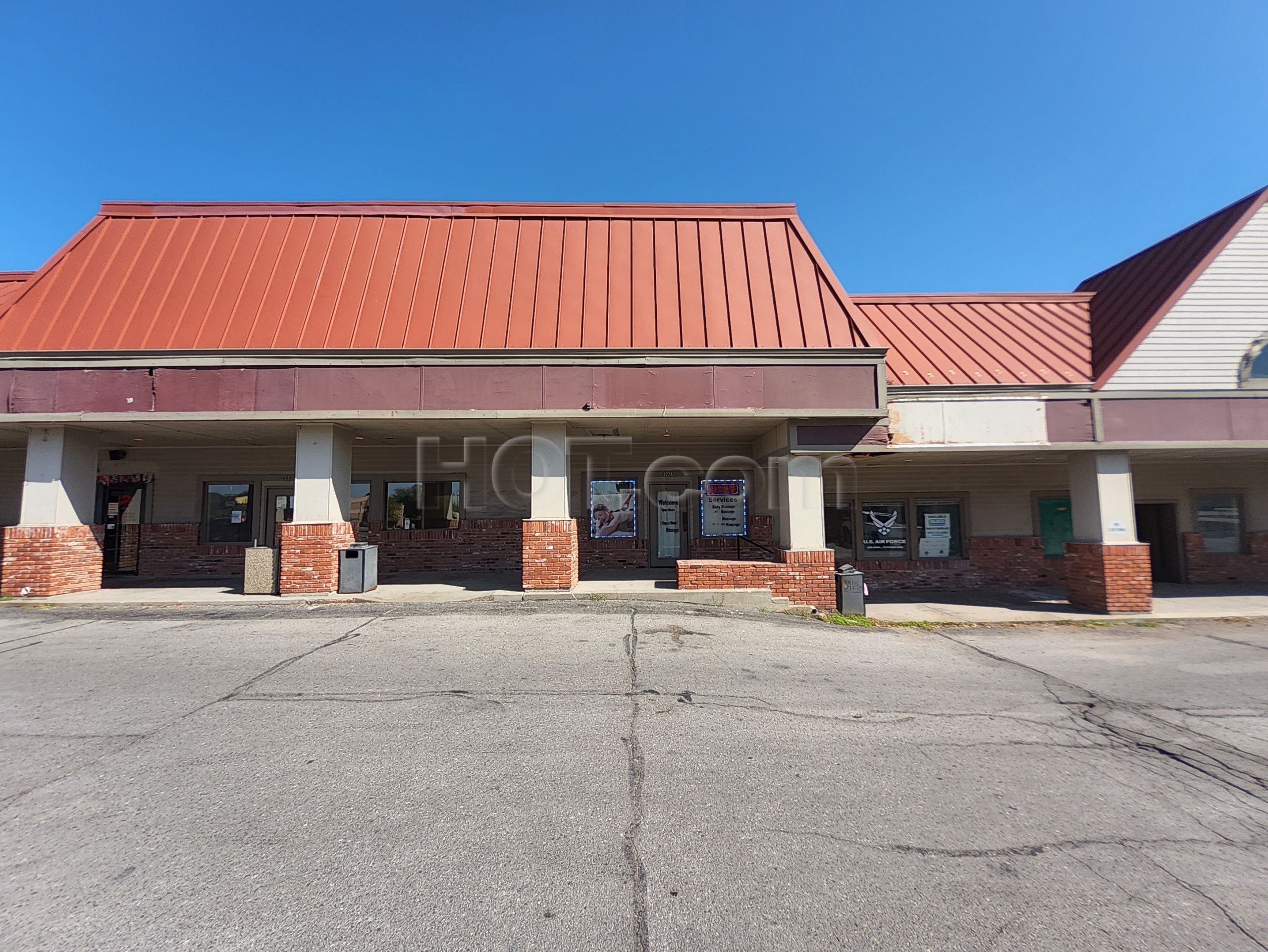 Lawrence, Kansas Tea Spa Massage