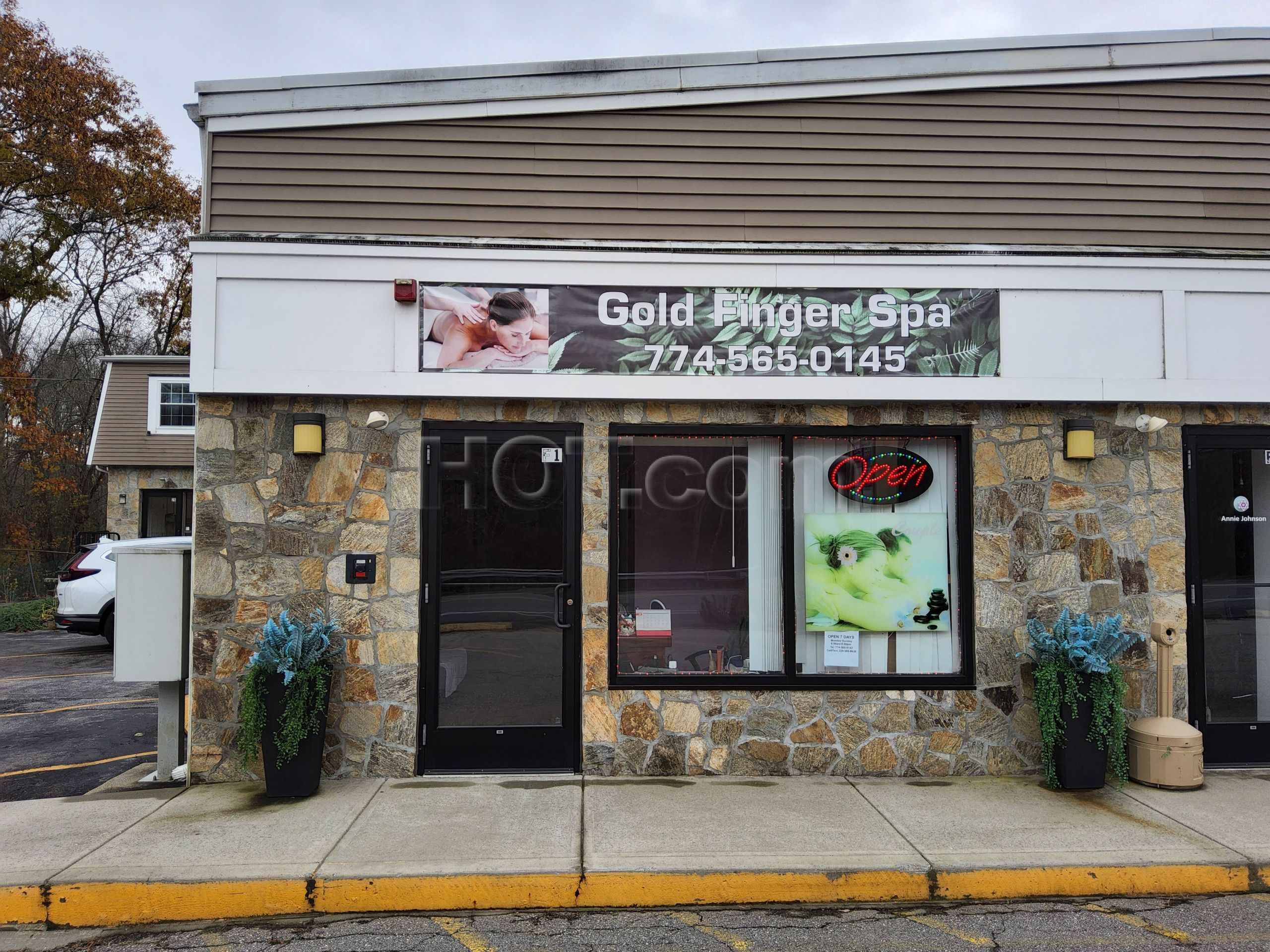 Rehoboth, Massachusetts Gold Finger Spa