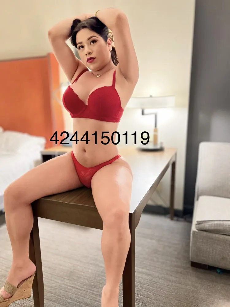 Escorts Riverside, California Sury🍆💦