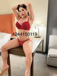 Escorts Riverside, California Sury🍆💦
