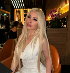 Escorts Niagara Falls, Ontario Barbie