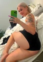 Escorts Kitchener, Ontario JuicyPussy