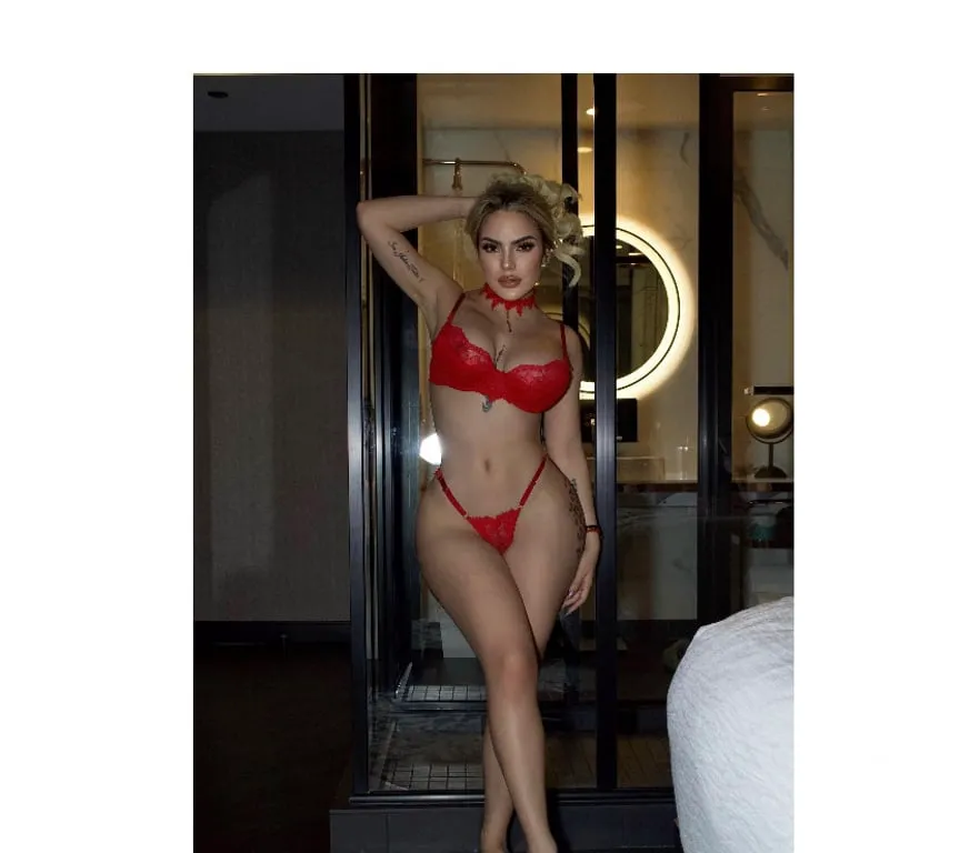 Escorts Warrington, England Bella Lovely Model Ts Around X