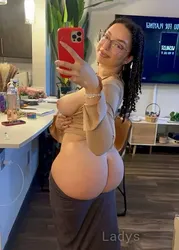 Escorts Chicago, Illinois LETS MEET UP AND FUCK