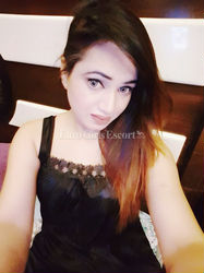 Escorts Manama, Bahrain Zara khan