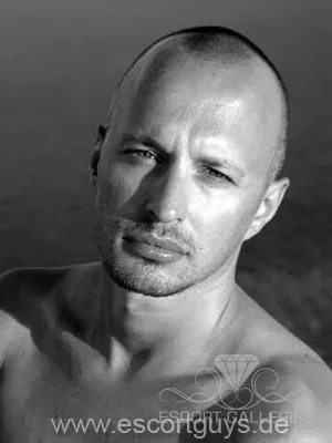 Escorts Dusseldorf, Germany null