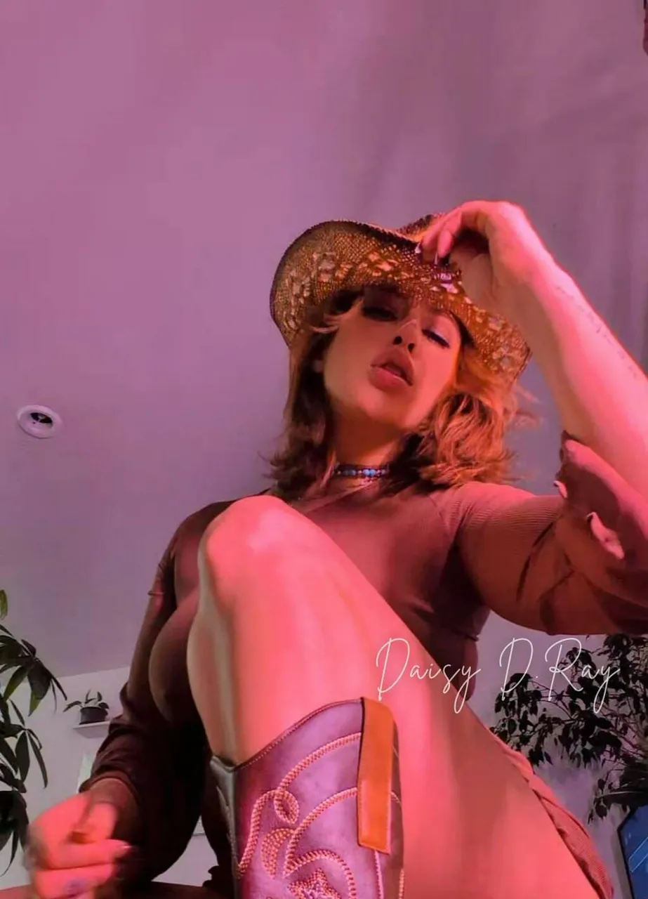 Escorts Niagara Falls, Ontario Daisy D Ray