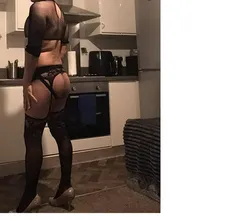 Escorts Bradford, England Hi guys im peter active 24 7 come try my toy