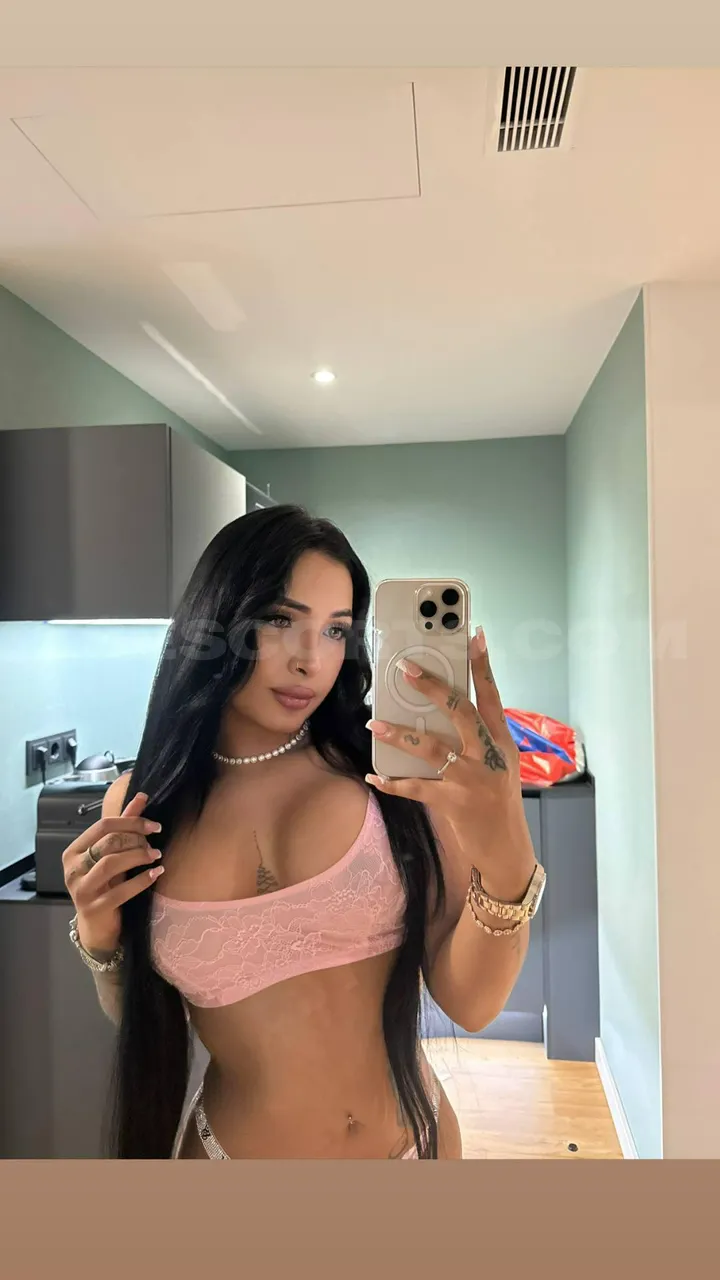 Escorts Medellin, Colombia Estefania Doll