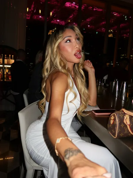 Escorts Chicago, Illinois tsperlaa