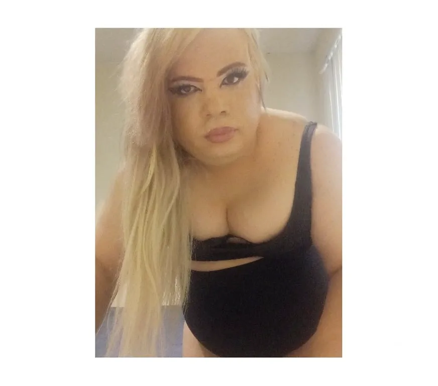 Escorts Luton, England Nadia trans lady boy
