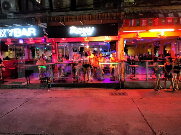 Beer Bar / Go-Go Bar Pattaya, Thailand Roxy Bar