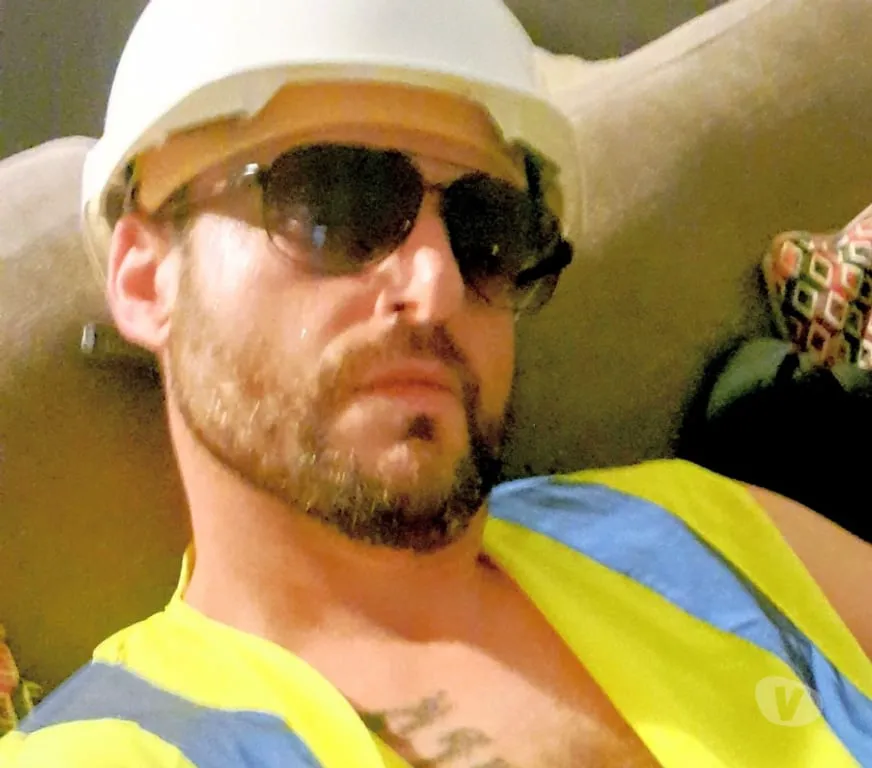 Escorts Wallingford, England Couple. Crossdresser n gay fit male