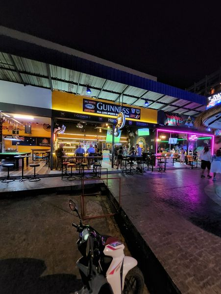 Beer Bar / Go-Go Bar Phuket, Thailand Horn Pub