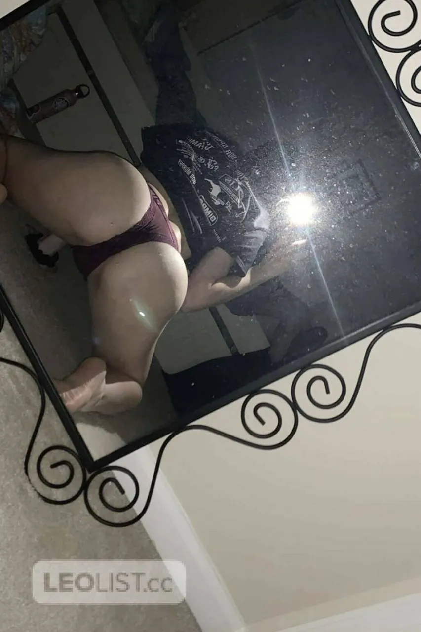 Escorts Windsor, Ontario 18 yeár olď virğin rafflinğ off her virğinity