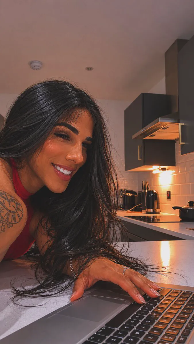 Escorts London, England Scarlett Brazilian