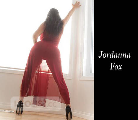 Escorts Edmonton, Alberta JORDANNA FOX Hot Blue Eyed Brunette DD's ROUND APPLE BOTTOM