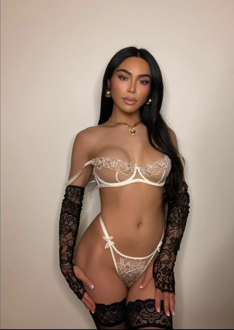 Escorts Long Beach, California Verse Vivi